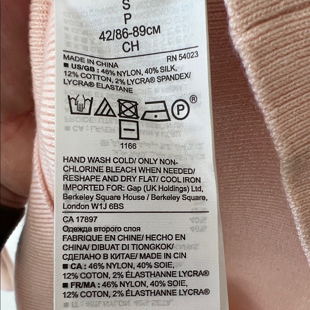 NWT Banana Republic Blush Long Sleeve V-Neck Top - Picture 4 of 5